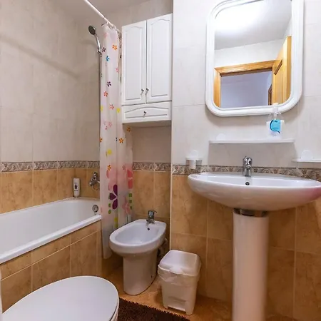 Apartamento Soleado A 200 M De La Playa شقة *